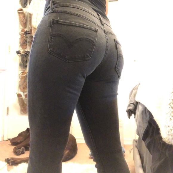 (SOLD) 524 Levi’s Skinny Jeans - Picture 2 of 6